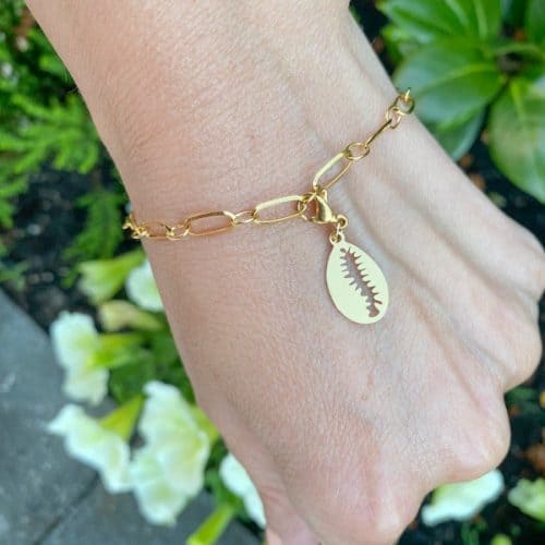 Bedelarmband stainless steel goud met schelpbedel