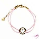 Armbandje satijnkoord met hartje roze